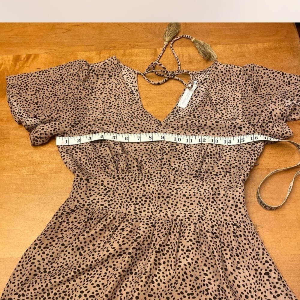 Chic V-Neck Flutter Sleeve Mini Dress - Picture 5 of 8